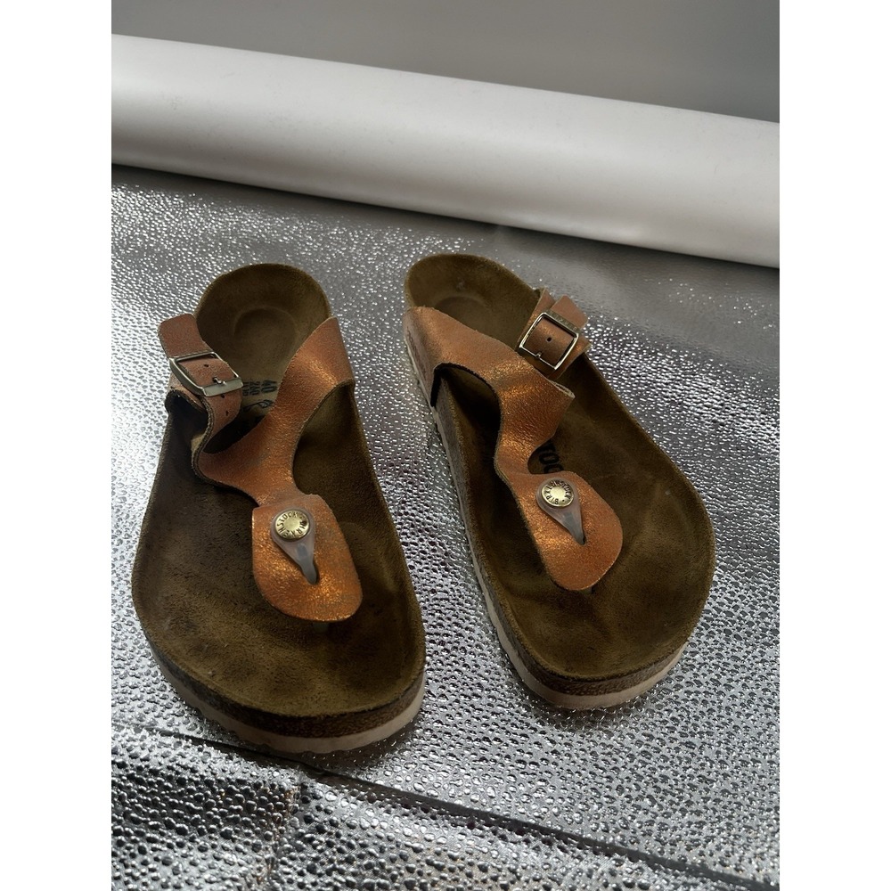 Birkenstock Gizeh thong sandals in a metallic copper Size 40 Or Women's‎ 11